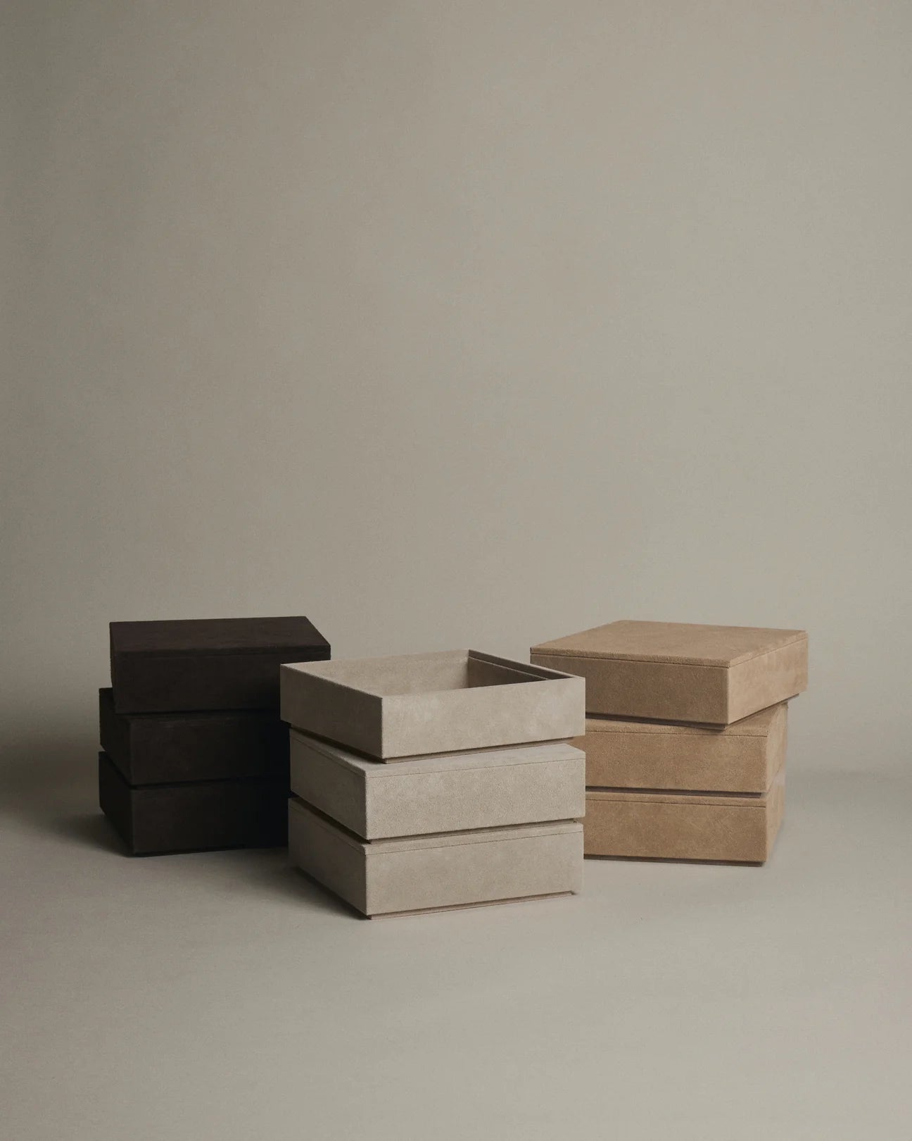 Eimi Benét Suede Box, Oyster