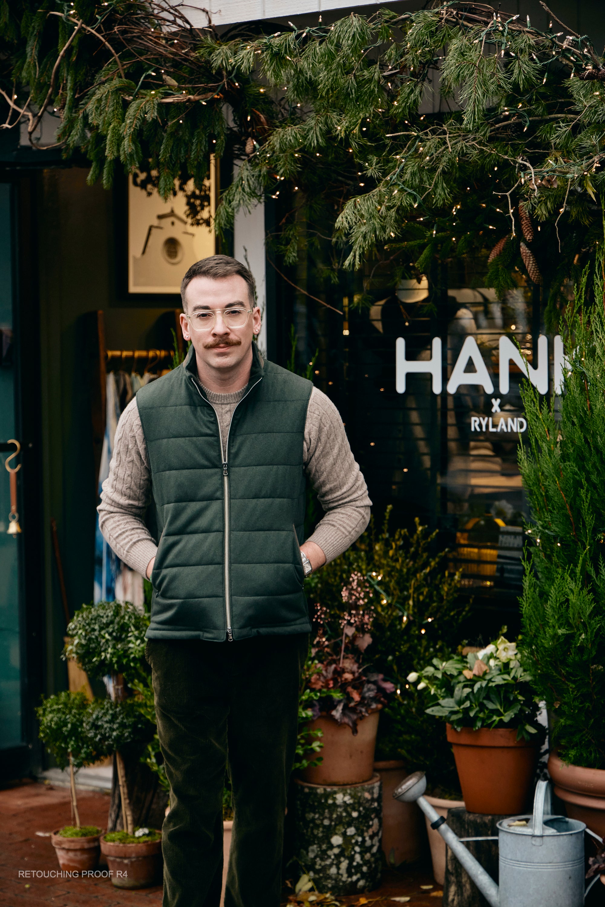 Hank Cashmere Parsonage Vest Olive Green