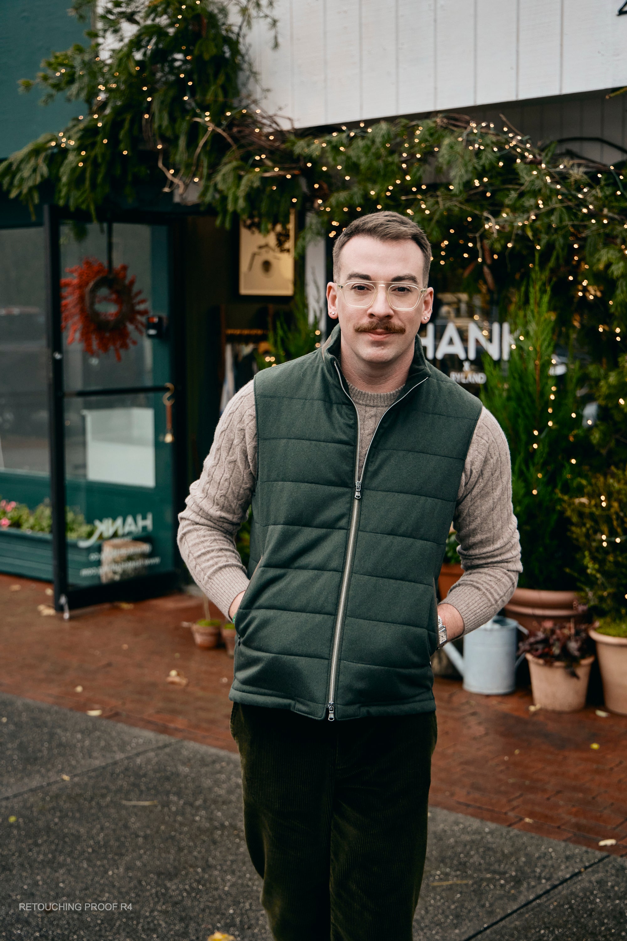 Hank Cashmere Parsonage Vest Olive Green