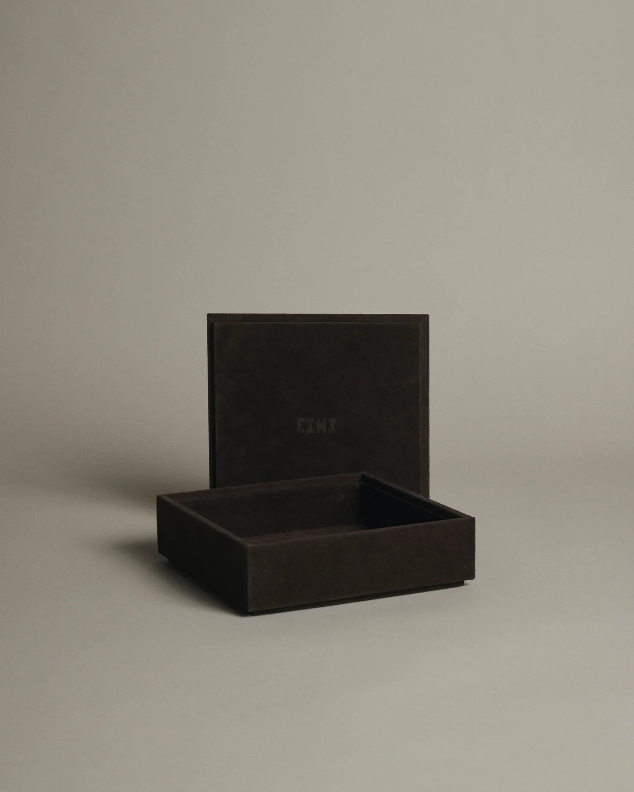 Eimi Benét Suede Box, Chocolate