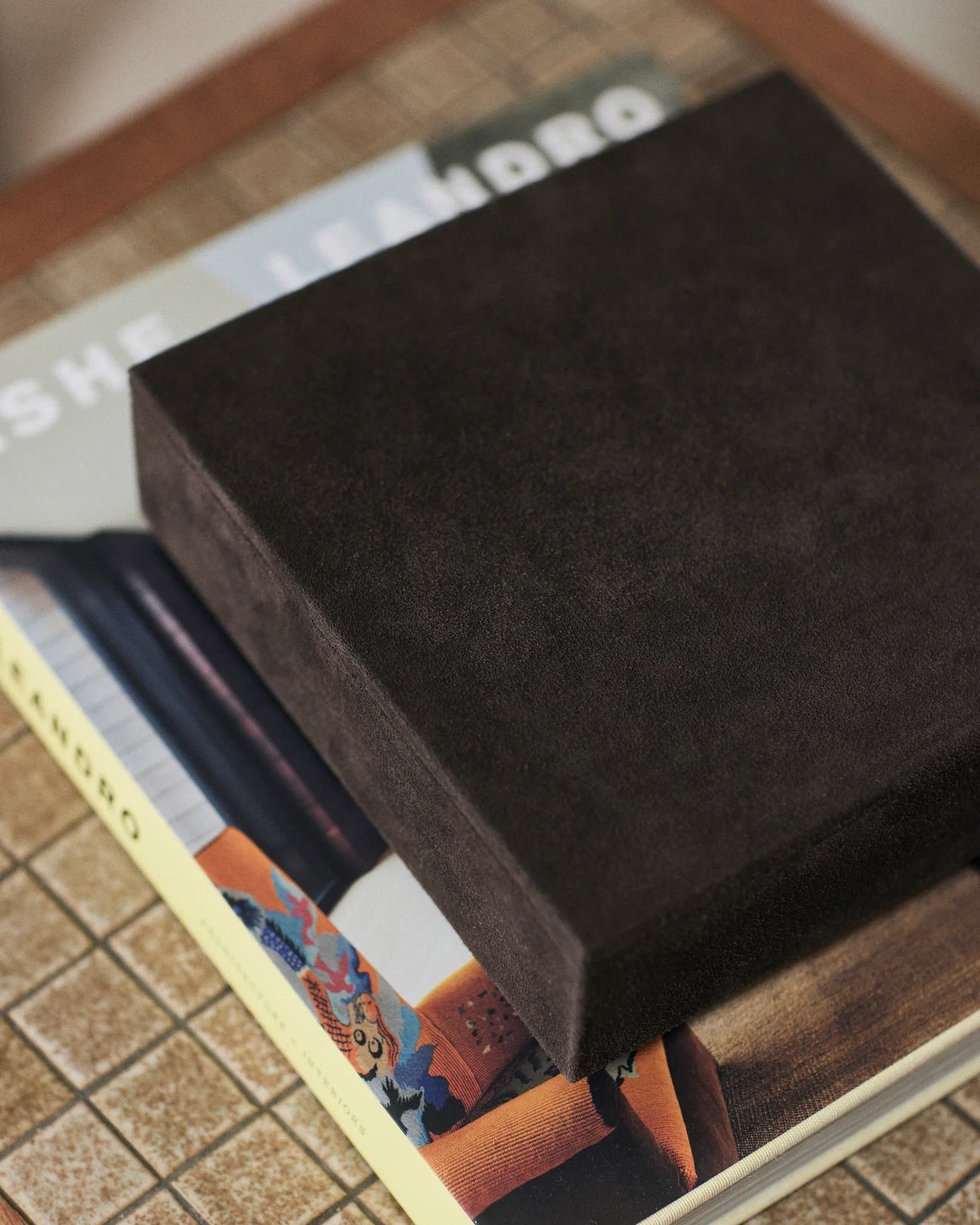 Eimi Benét Suede Box, Chocolate