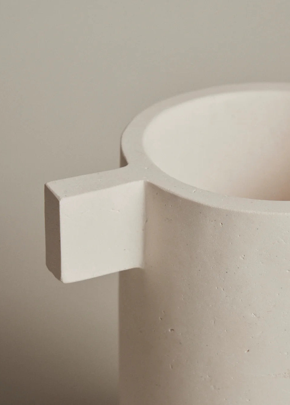 Cicco Vase in Limestone