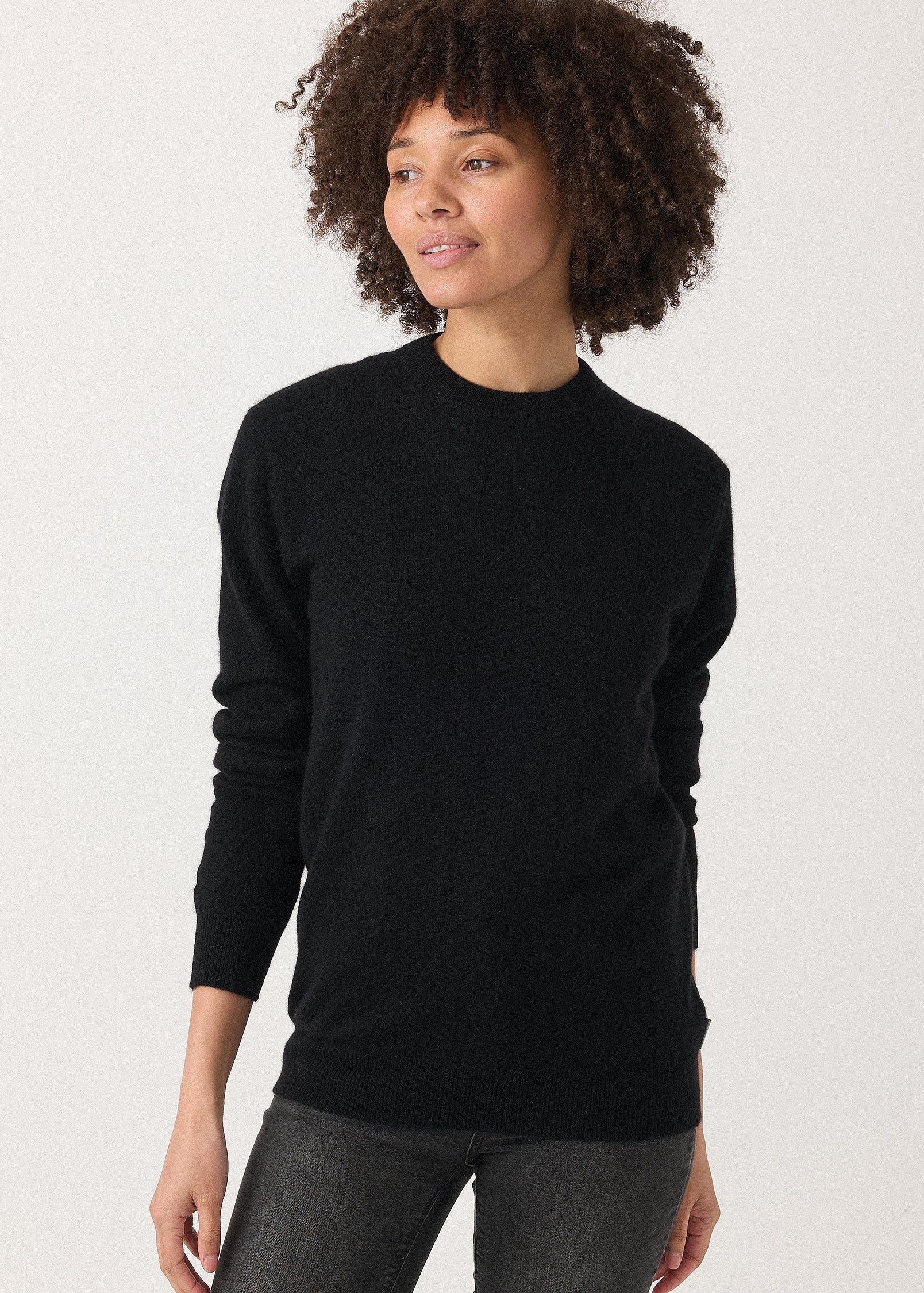 hank-unisex-chester-crewneck-sweater-in-black