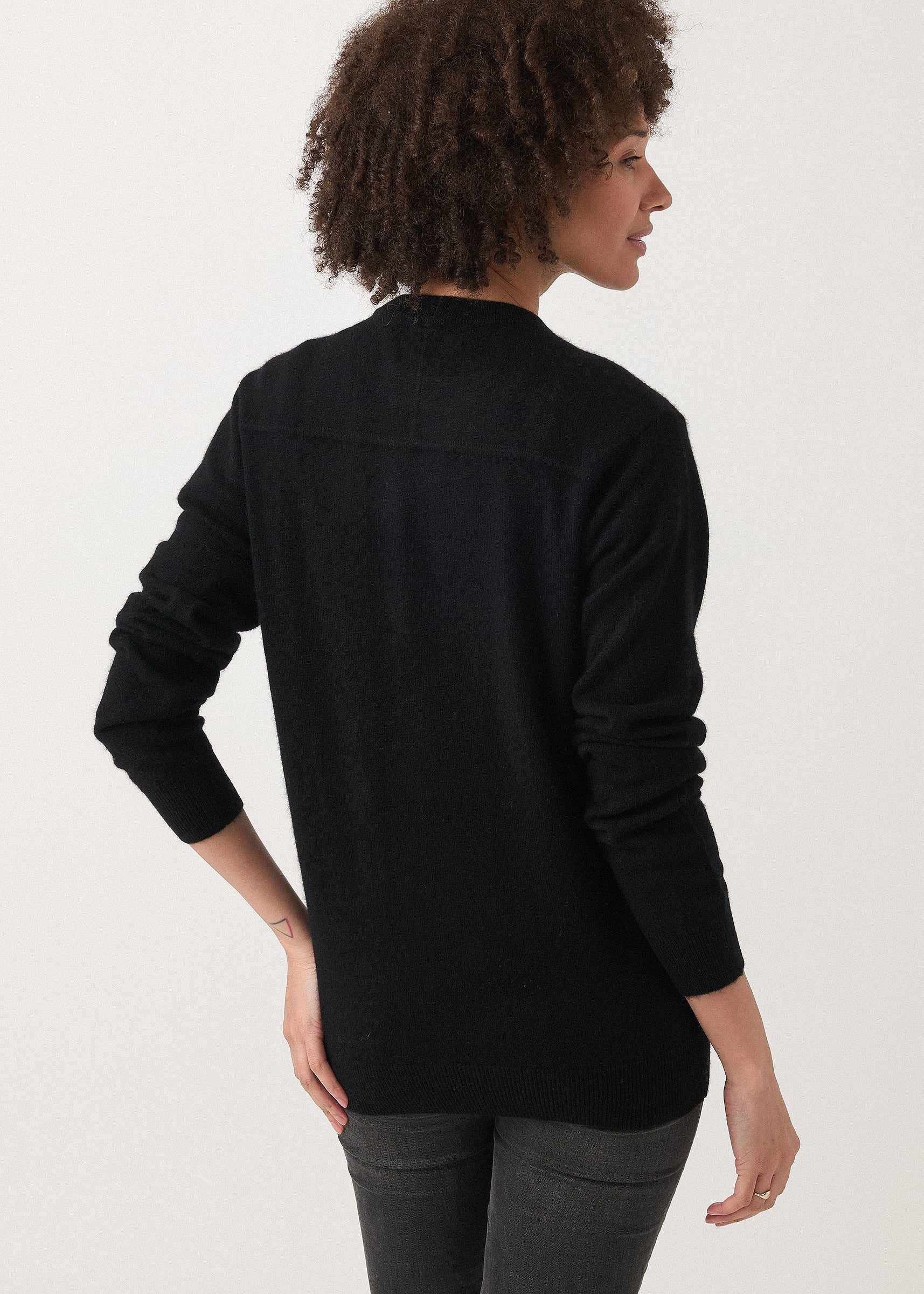 hank-unisex-chester-crewneck-sweater-in-black