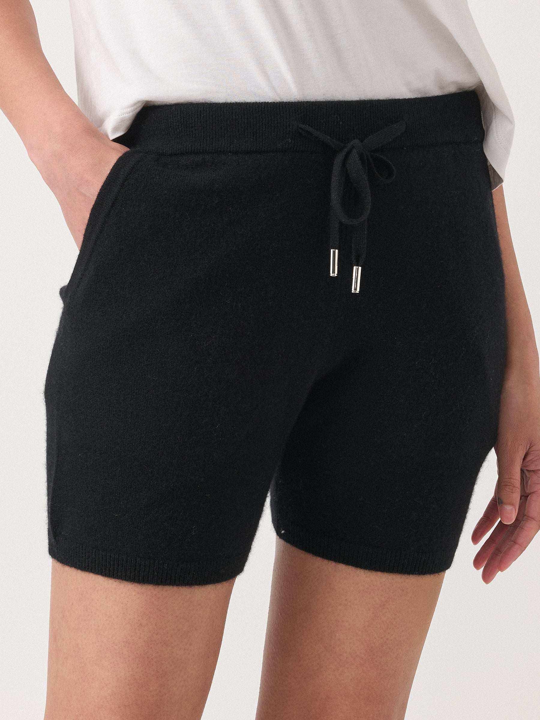 Hank Cashmere William Shorts in Black