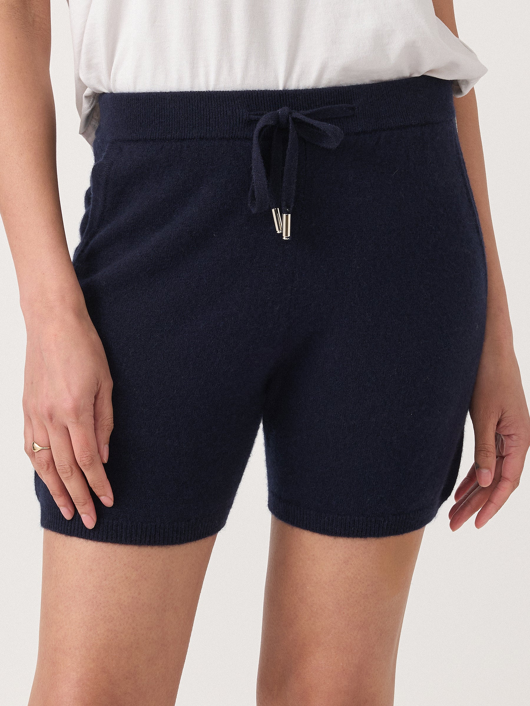 Hank Unisex William Short in Black