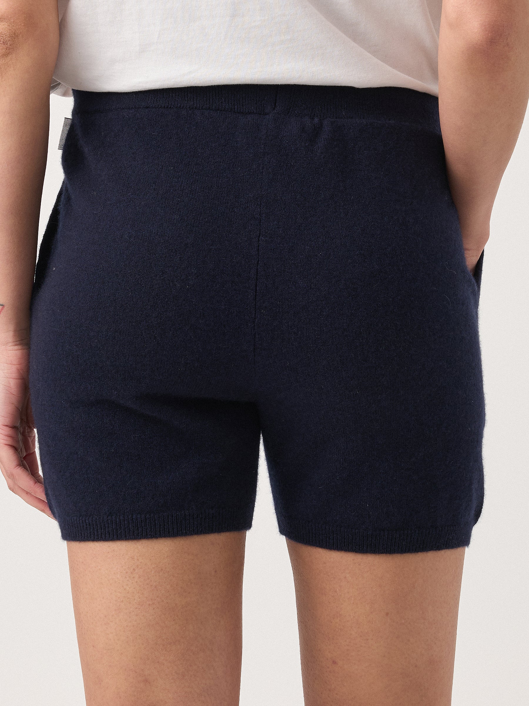 Hank Unisex William Short in Black