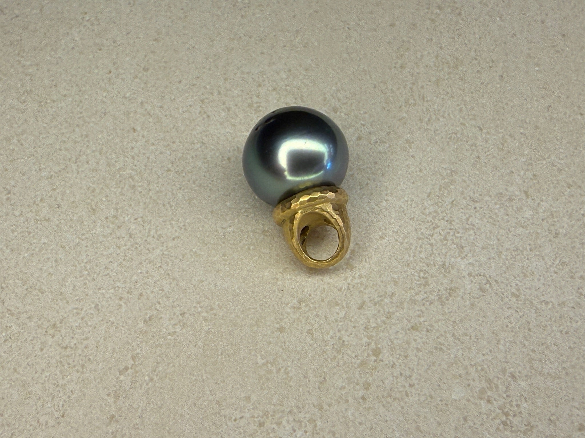 Bracelet Pendant: Peacock Green Tahitian Pearl