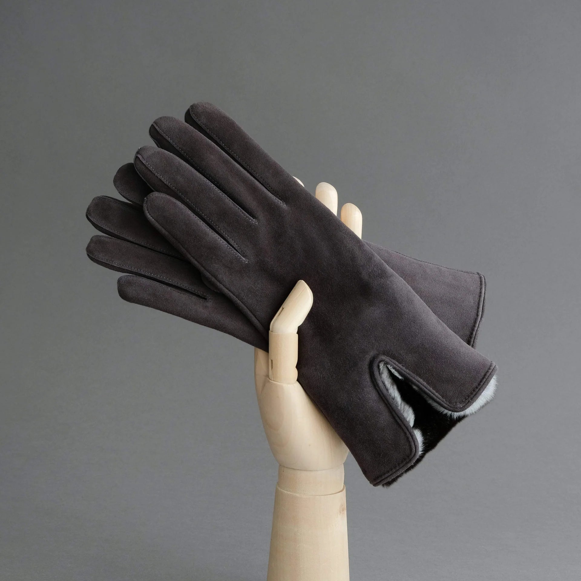 Women's Cashmere Lined Suede Gloves with Orylag Cuffs, Black
