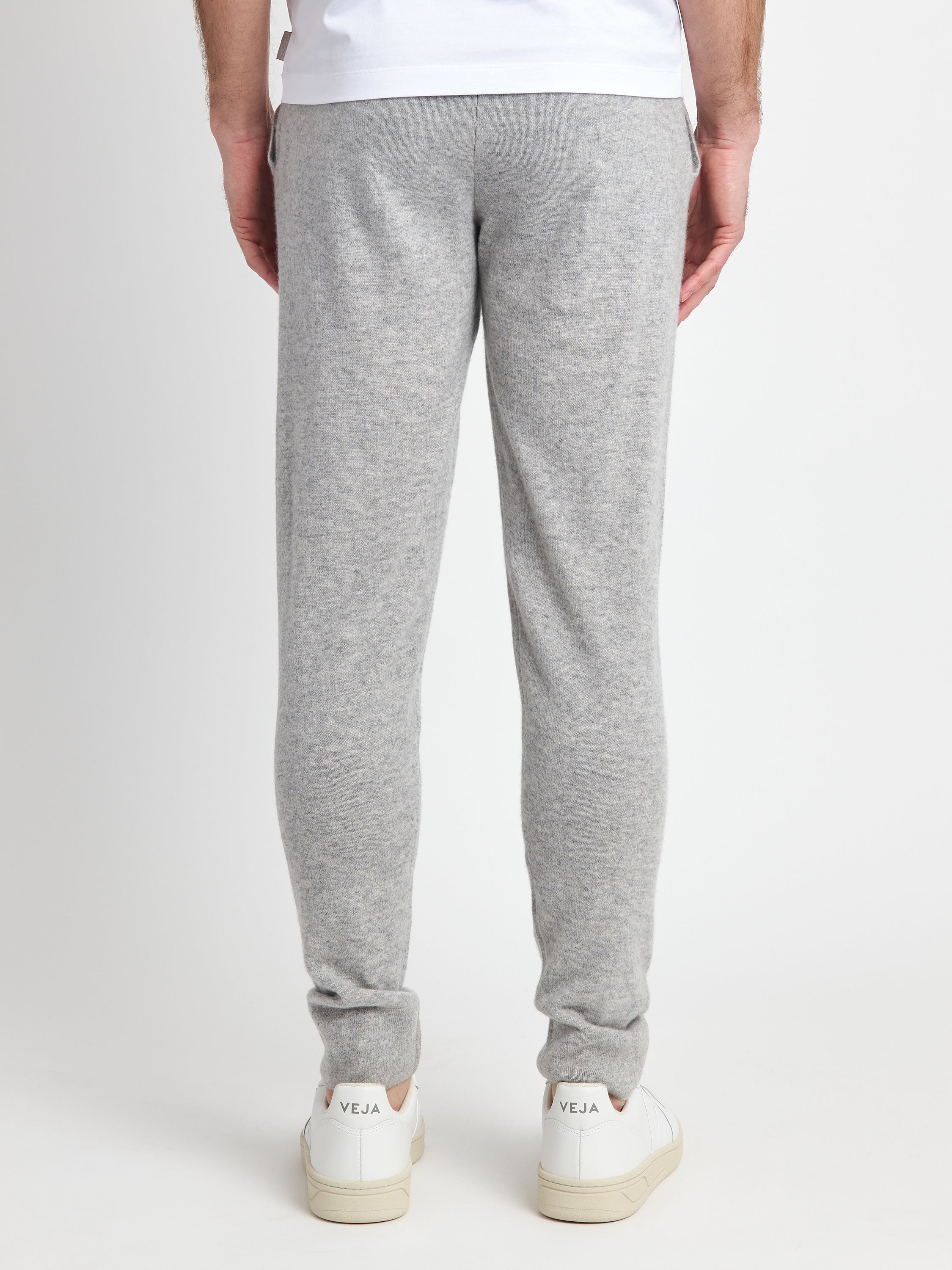 Hank Cashmere Henry Jogger in Medium Grey