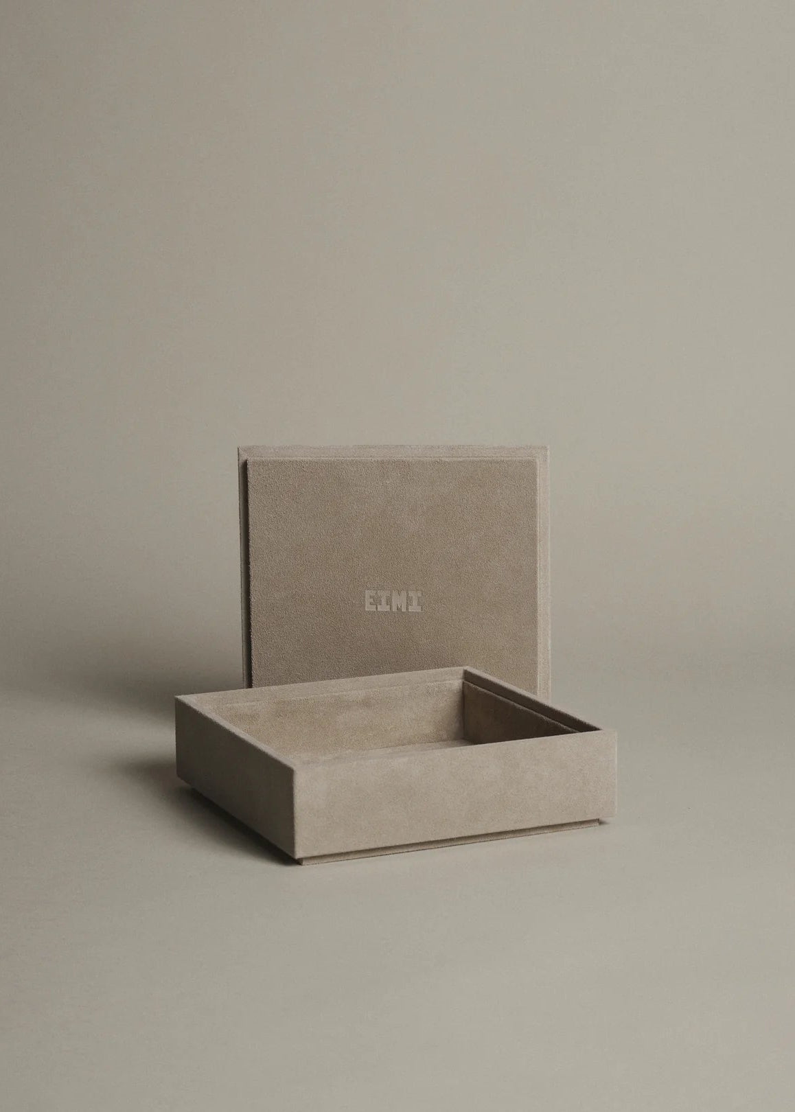 Eimi Benét Suede Box, Oyster