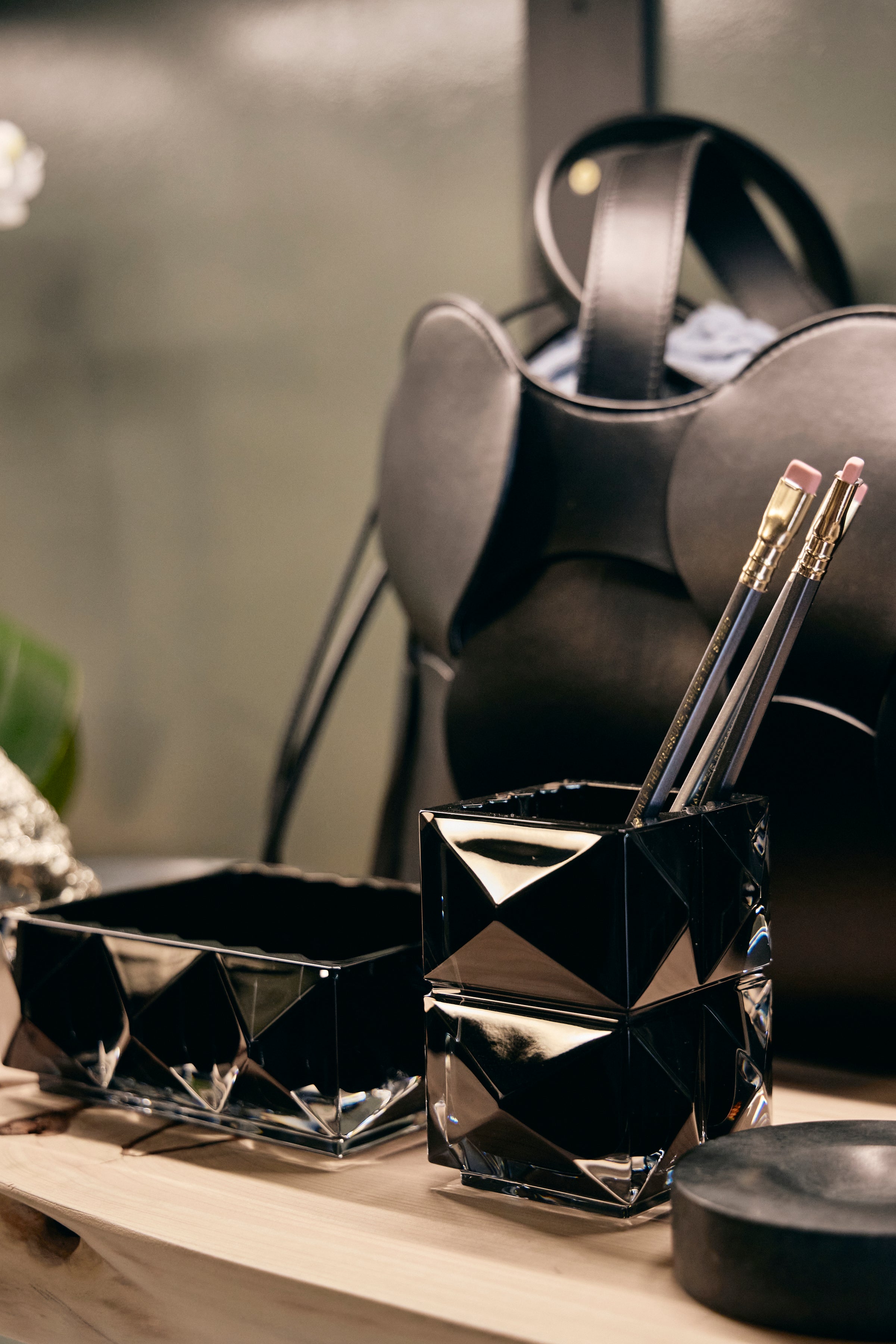 Louxor Catchall, Black
