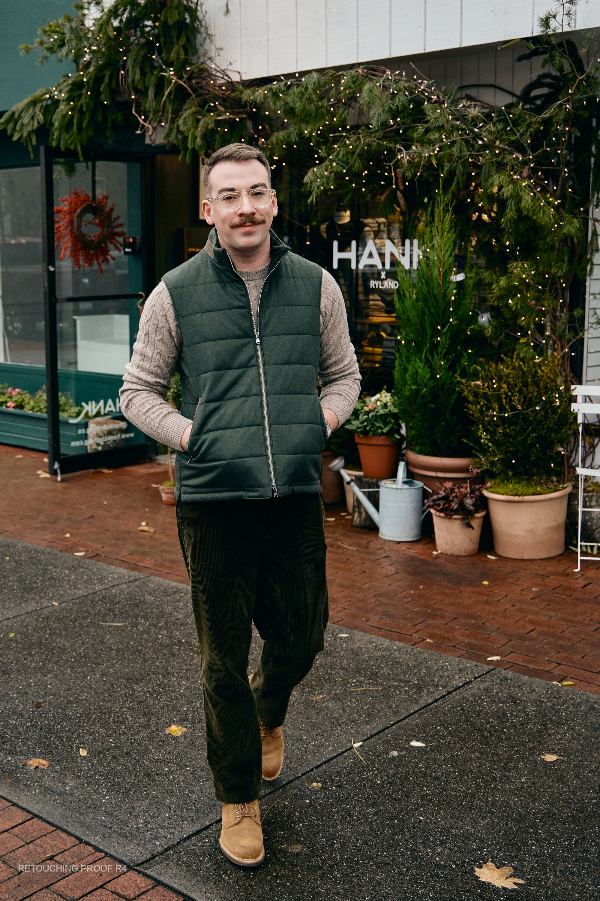 Hank Cashmere Parsonage Vest Olive Green