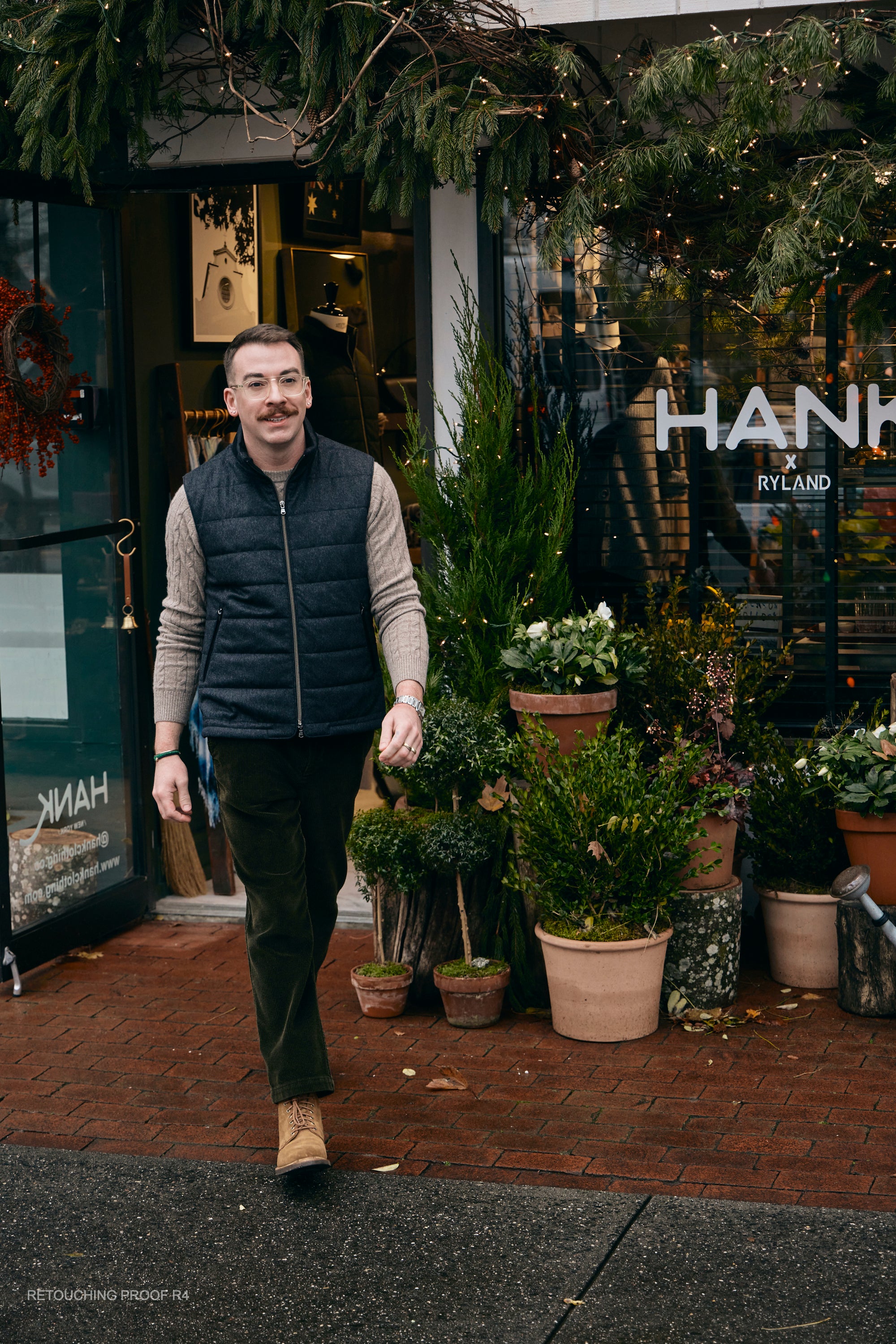 Hank Cashmere Parsonage Vest in Charcoal