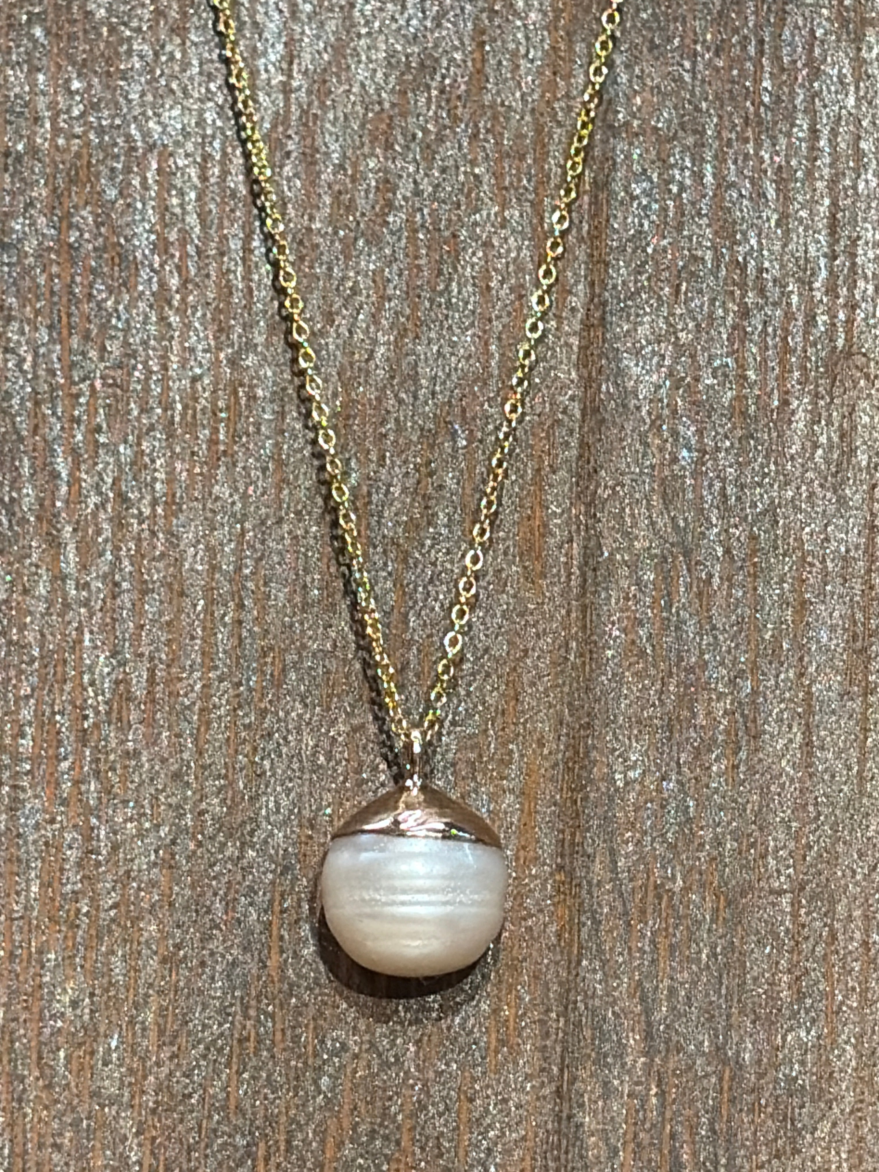 Capped Large Pearl Necklace