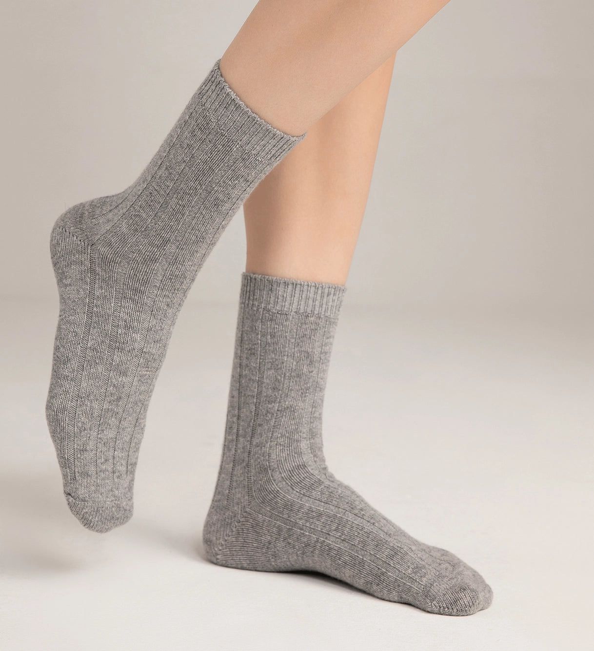 Hank Cashmere Cuff Socks in Grey