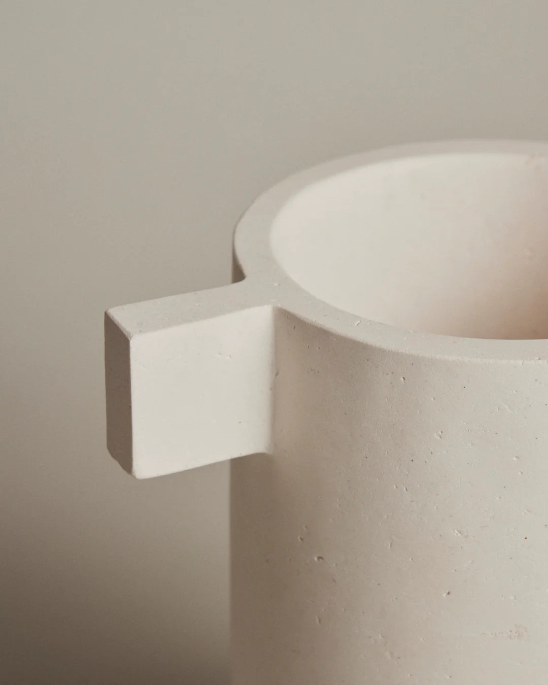 Cicco Vase in Limestone