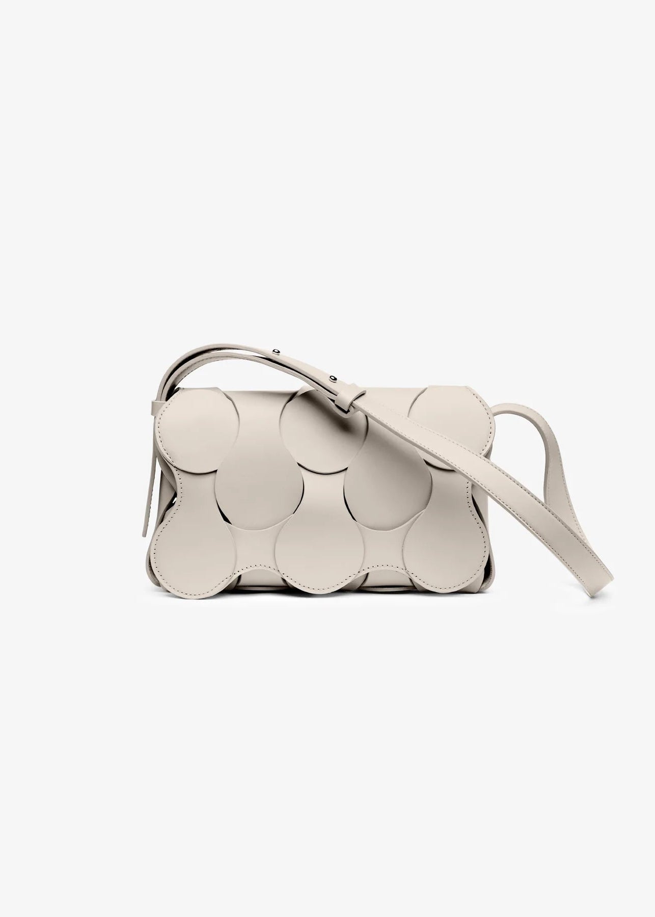 Gigi, Parchment