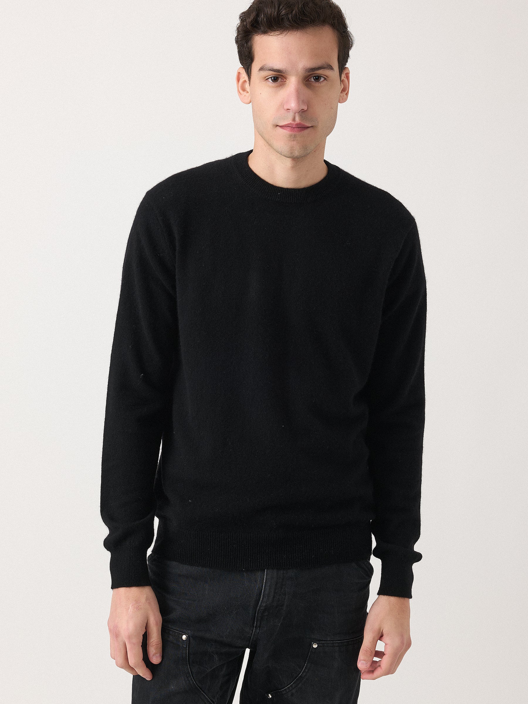 hank-unisex-chester-crewneck-sweater-in-black