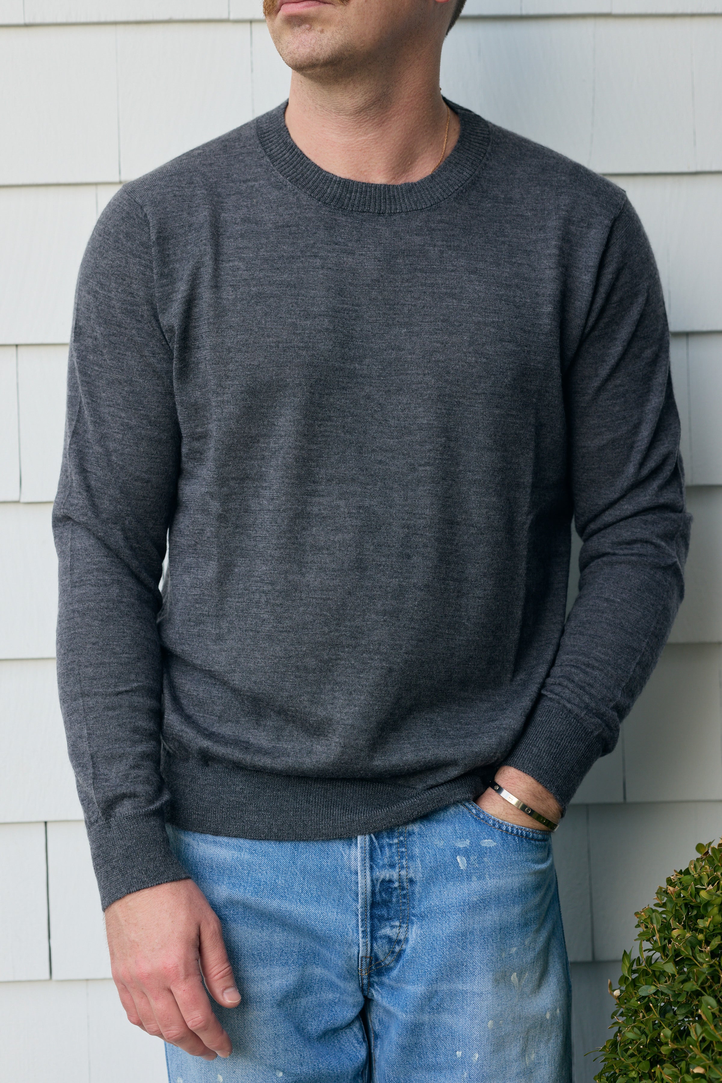 Hank Fine Cashmere Newman Sweater in Charcoal