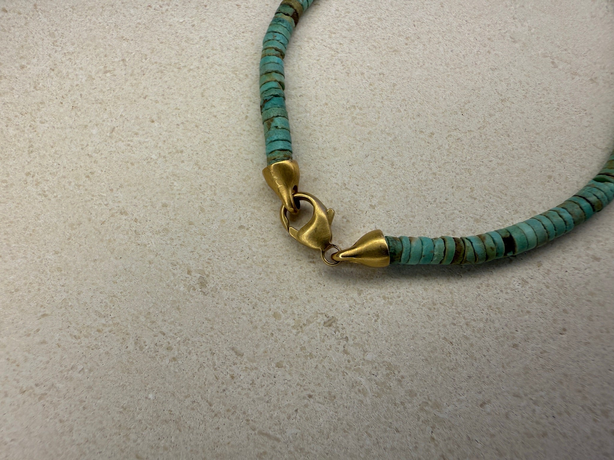 Tire-Cut Turquoise Beaded Bracelet