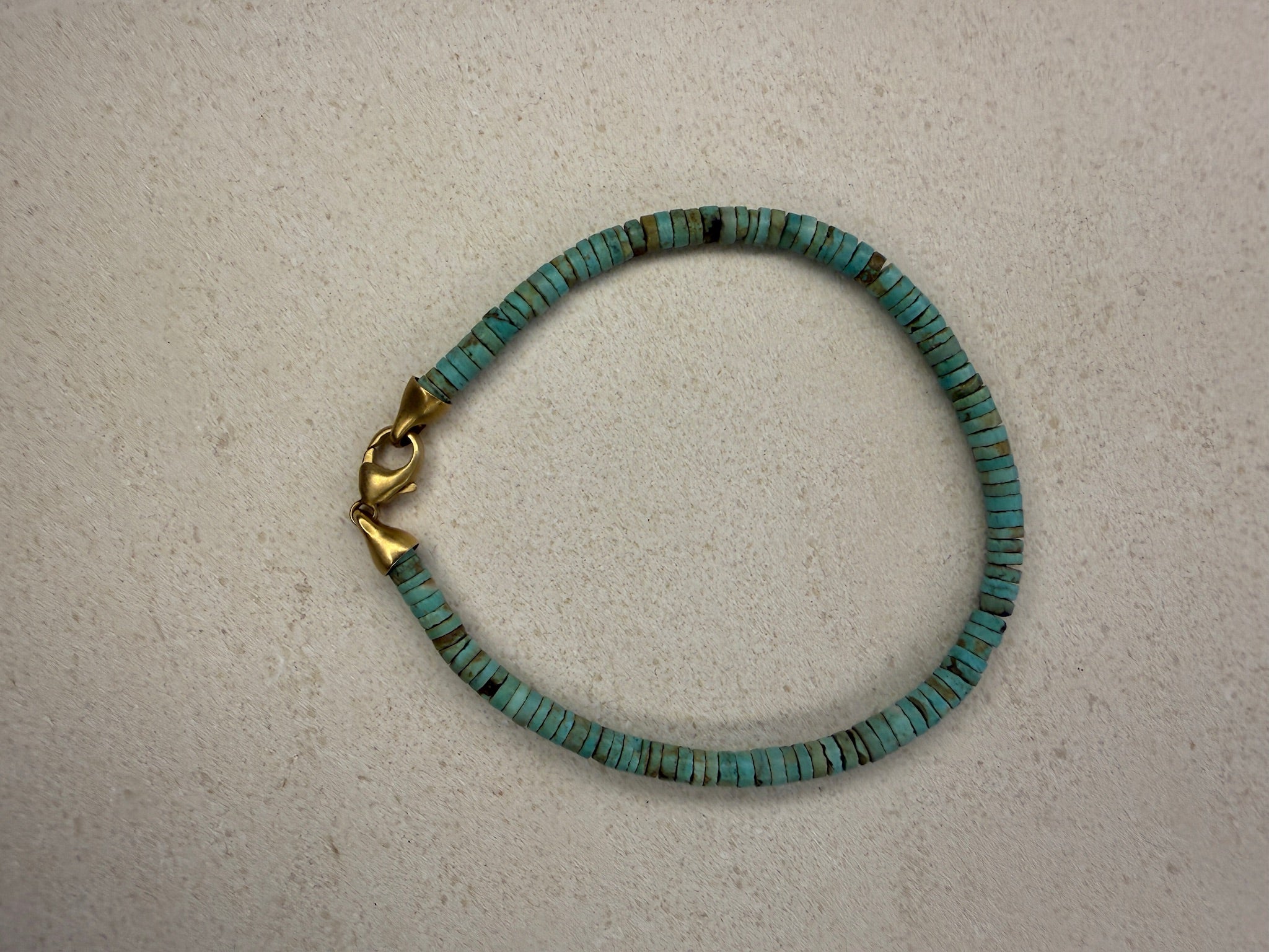 Tire-Cut Turquoise Beaded Bracelet