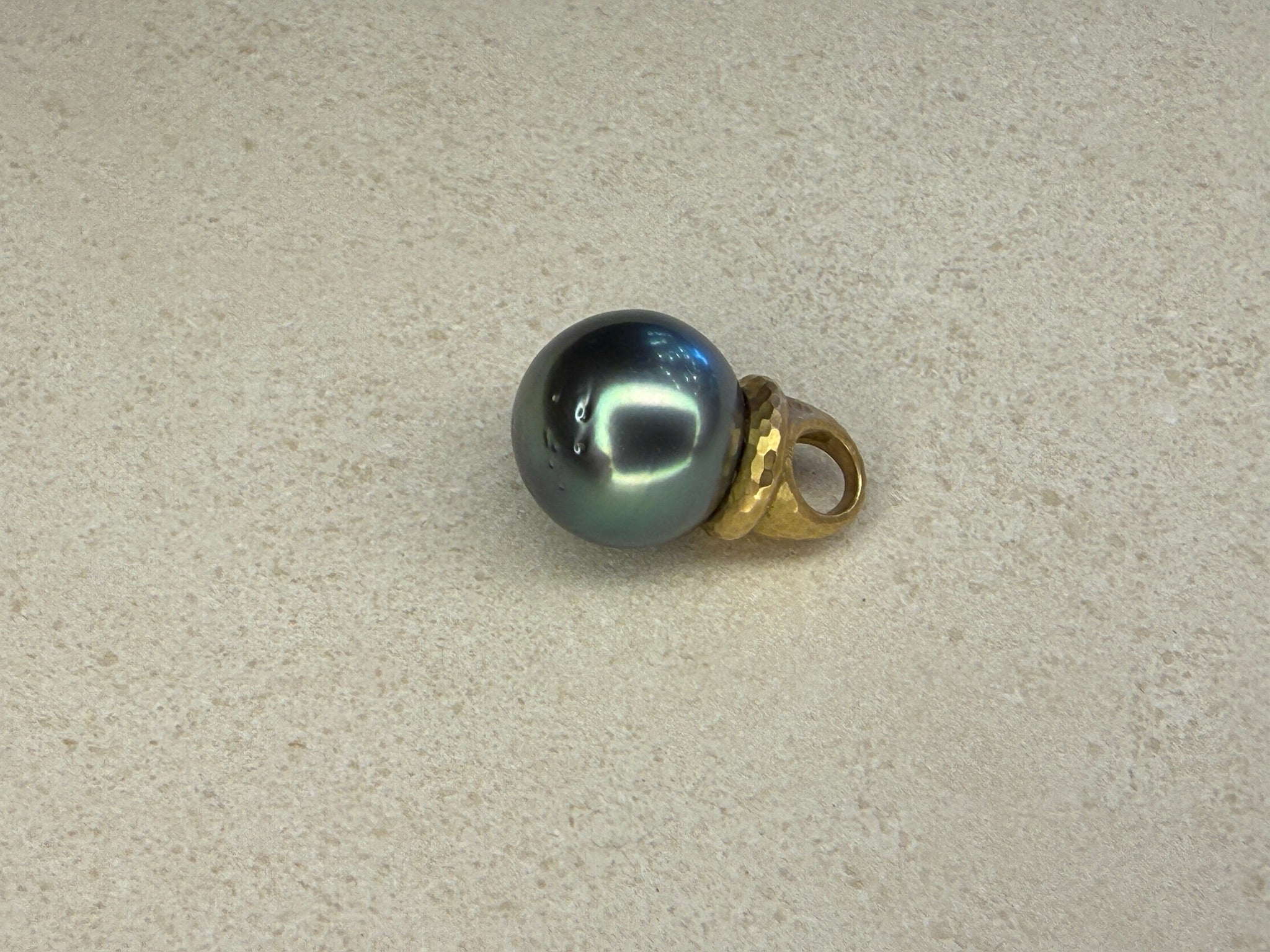 Bracelet Pendant: Peacock Green Tahitian Pearl